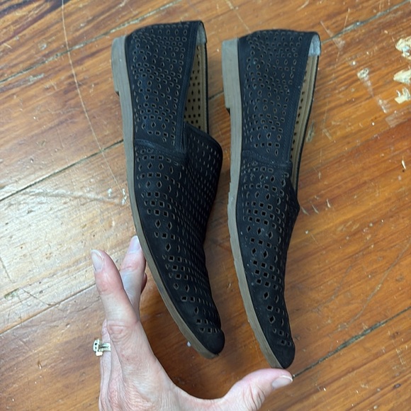 Franco Sarto Flats Laser Cut Black Suede Shies size 8.5 - Picture 3 of 6